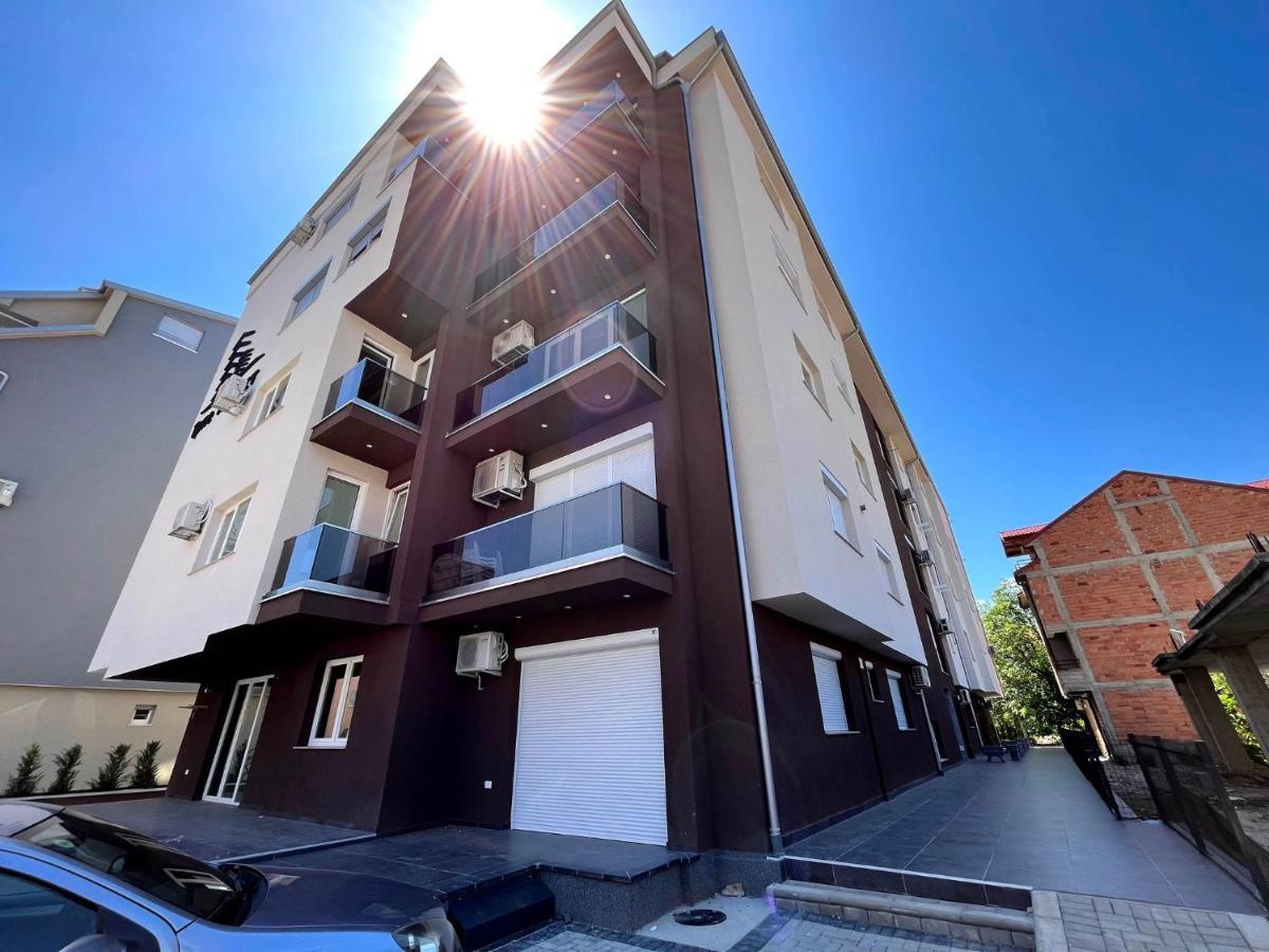 Darki Apartments 2 - Very Central Stay With Free Parking Ohrid Buitenkant foto
